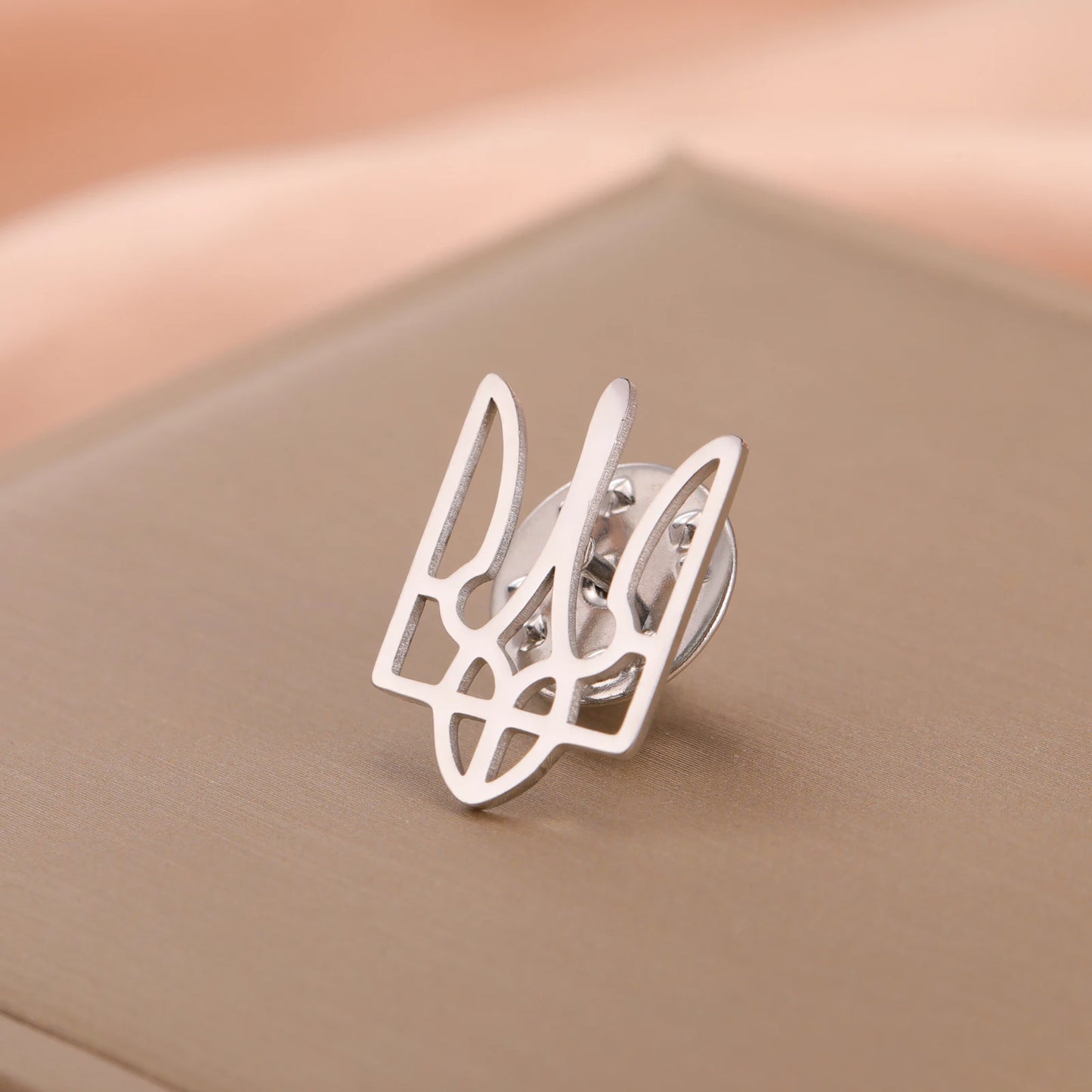 Cazador Ukraine National Symbol Brooch Pin for Men Women Stainless Steel Jewelry Suit Collar Badges 2026 Wholesale Waterproof
